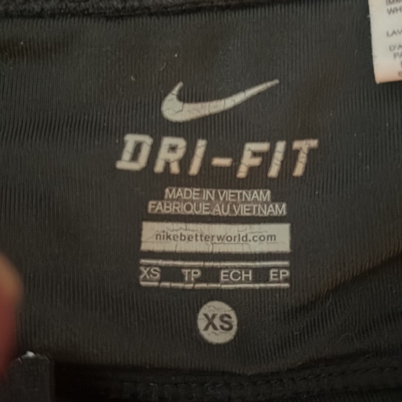 Nike Black drifit workout capri length pants. Size XS - Picture 2 of 3